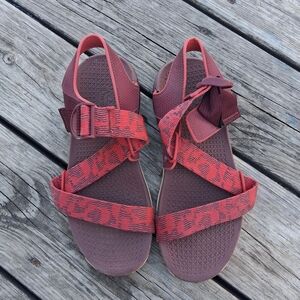 Chaco Confluence Grenadine Sandals  Women’s Size 9 Red Maroon Hiking
